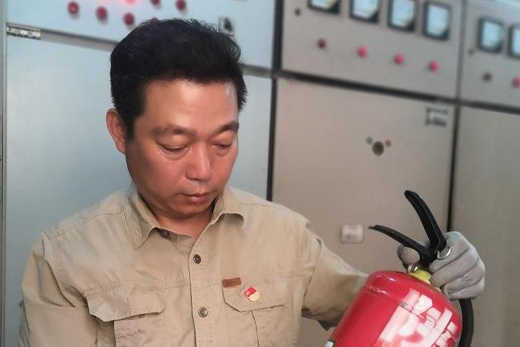 王金陽(陝西陝鋼物業資產管理有限公司維修班長) 王金陽(陝西陝鋼物業資產管理有限公司維修班長)