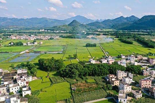 和郁村