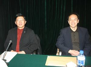楊一民(左)