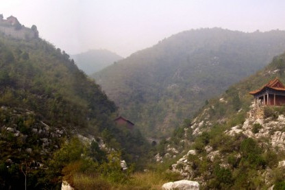 黃崖村(山東新泰市泉溝鎮下轄村) 黃崖村(山東新泰市泉溝鎮下轄村)
