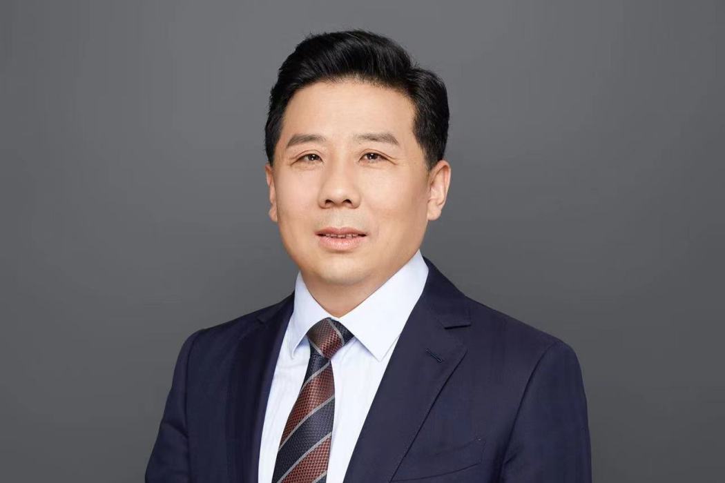 周鵬(律師)