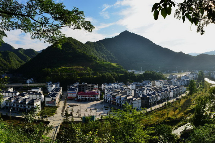 興隆村(陝西省安康市白河縣冷水鎮下轄的行政村) 興隆村(陝西省安康市白河縣冷水鎮下轄的行政村)