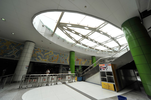 奧體中心站展廳內部