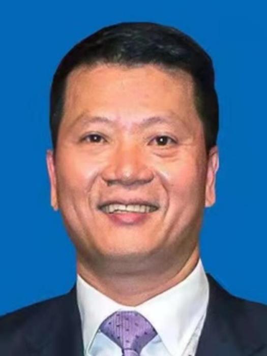 葉建明(十四屆全國政協港澳台僑委員會委員,香港島各界聯合會常務副理事長,香港嘉鴻集團發展有限公司董事長) 葉建明(十四屆全國政協港澳台僑委員會委員,香港島各界聯合會常務副理事長,香港嘉鴻集團發展有限公司董事長)