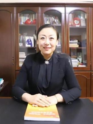 劉明(山東德百集團超市有限公司總經理、黨支部書記)