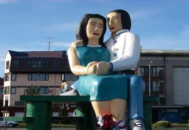 智利蒙特港的雕塑——“一對情侶”