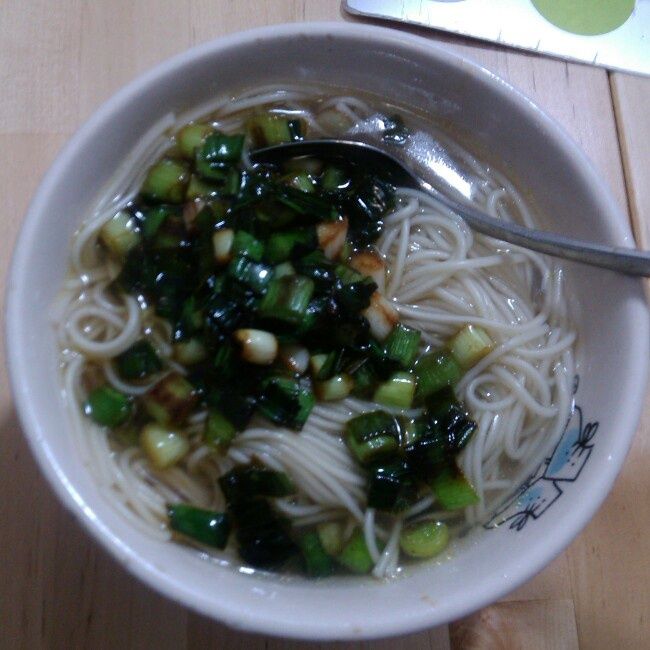 大蒜小湯麵 大蒜小湯麵