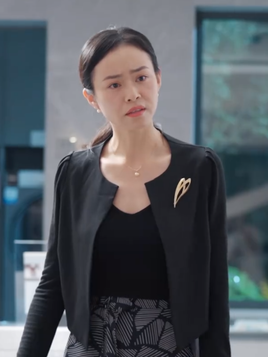 袁菲(電視劇《影后的復仇》中的角色) 袁菲(電視劇《影后的復仇》中的角色)