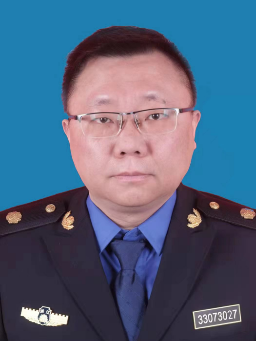余立(浙江省蘭谿市綜合行政執法局黨委委員)