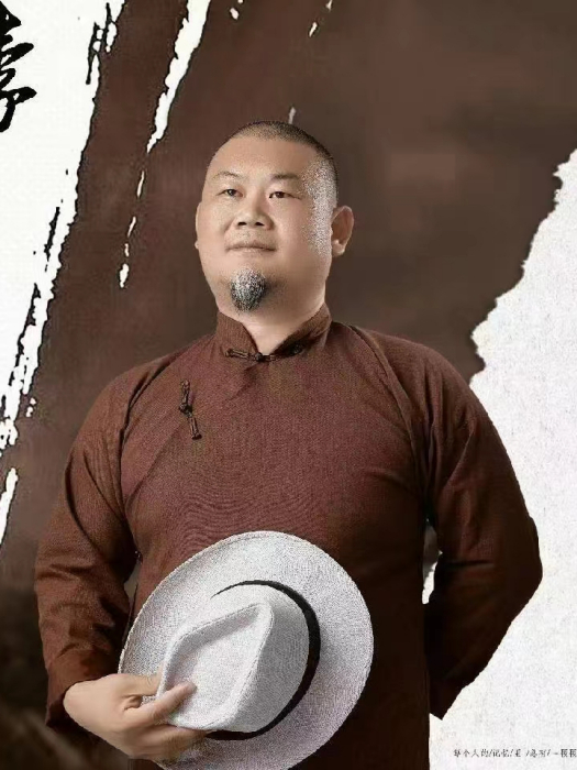 李凱(文安縣影視家協會會長) 李凱(文安縣影視家協會會長)