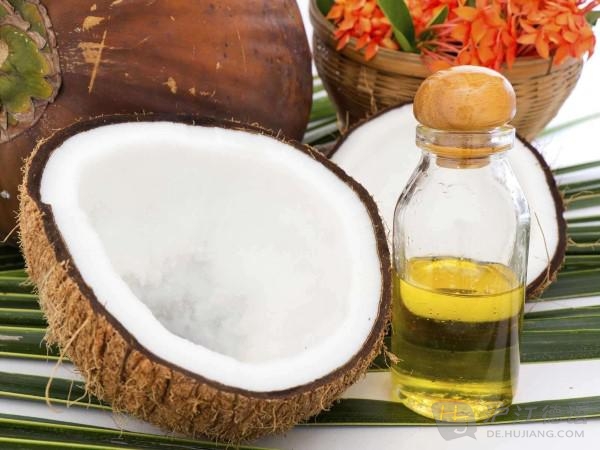 椰子油(由椰子肉（乾）獲得的白色或淡黃色脂肪)