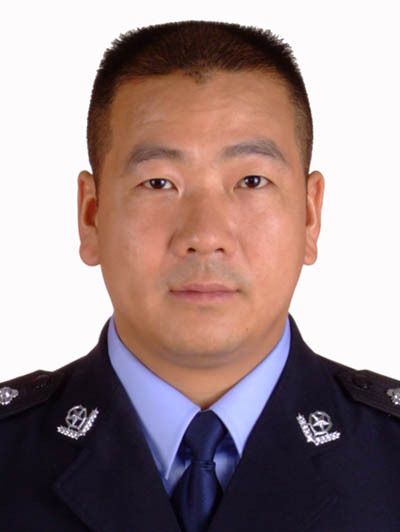 方強(四川省眉山市公安局彭山區分局紀委黨委委員、紀委書記(三級警長)) 方強(四川省眉山市公安局彭山區分局紀委黨委委員、紀委書記(三級警長))