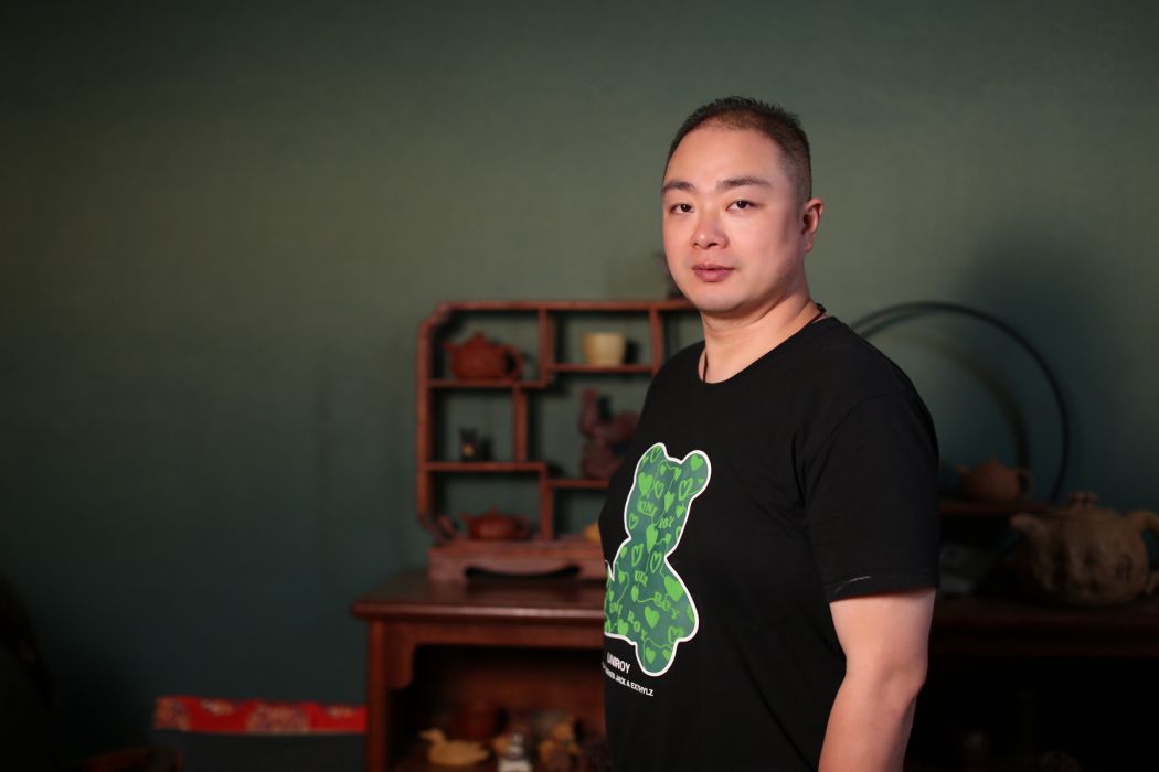 吳雋(宜興紫砂壺製作工藝大師) 吳雋(宜興紫砂壺製作工藝大師)
