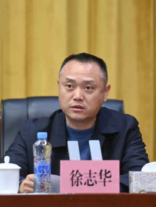 徐志華(贛粵高速黨委副書記、總經理) 徐志華(贛粵高速黨委副書記、總經理)