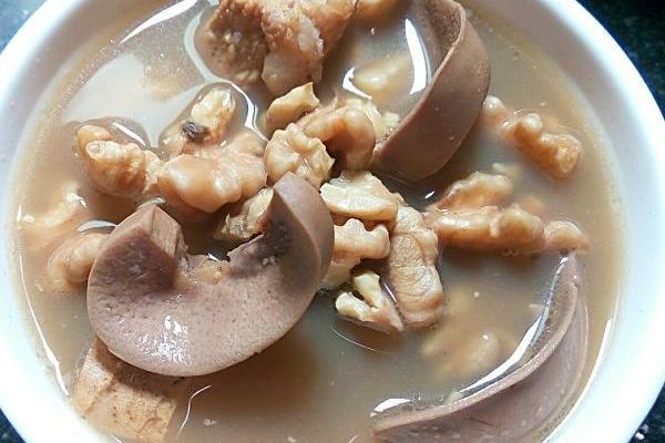 金針豬腰湯