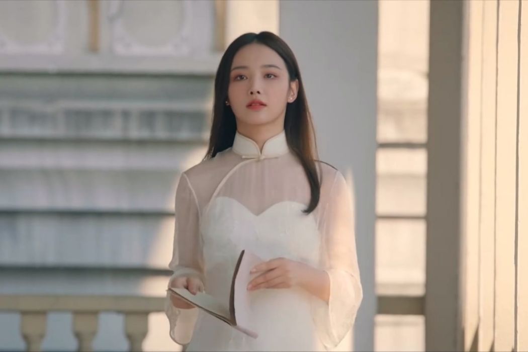 白可(網路電影《逃學神探》中的女主角) 白可(網路電影《逃學神探》中的女主角)