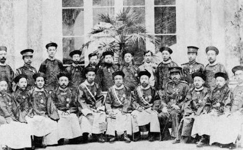 1905年12月，五大臣及隨員在羅馬合影