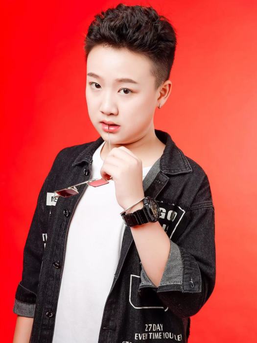自由飛翔(2020年龍子奕演唱歌曲) 自由飛翔(2020年龍子奕演唱歌曲)