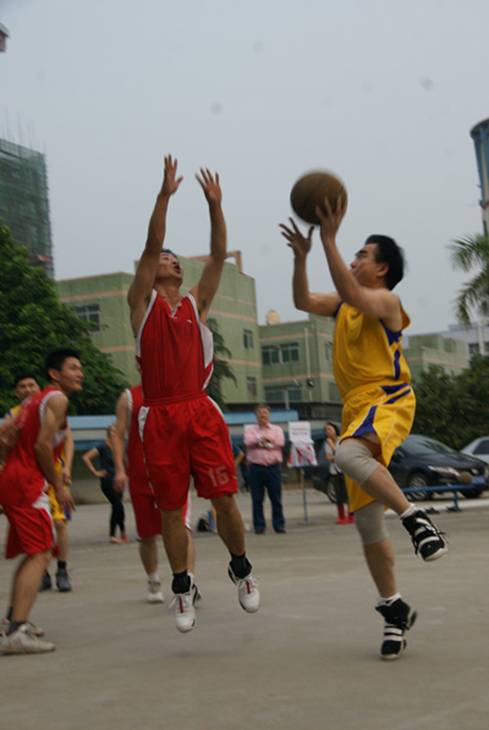 韓博士打籃球