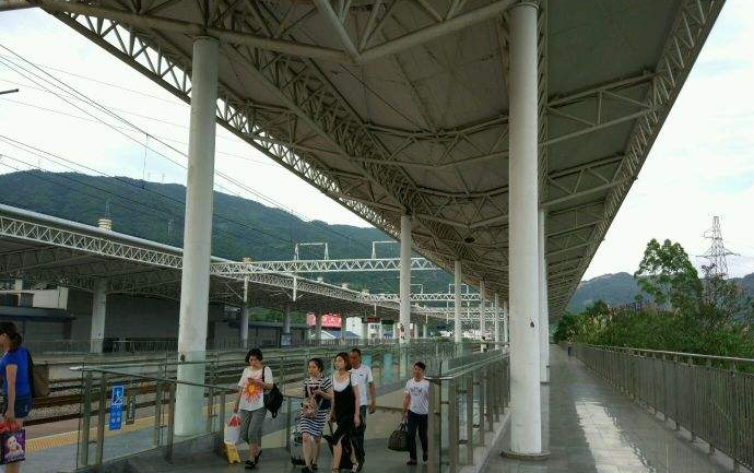 福安站站台