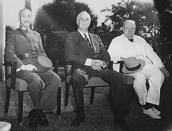 1943年12月1日中美英三國發表《開羅宣言》