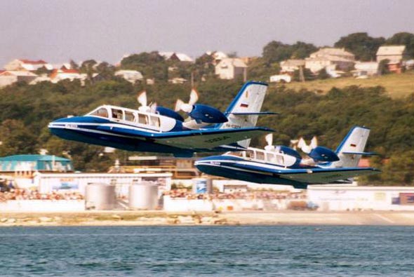 別-103型水陸兩用飛機