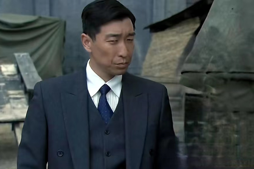 李從文(戰爭傳奇劇《異鎮》中的角色) 李從文(戰爭傳奇劇《異鎮》中的角色)