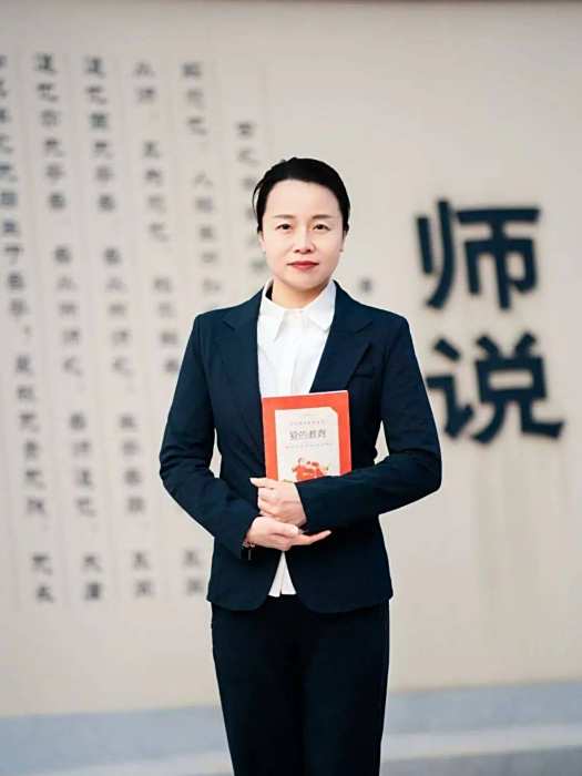 向艷(仙桃市朝陽國小黨支部書記、校長) 向艷(仙桃市朝陽國小黨支部書記、校長)