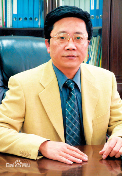 蔡東(中國重型汽車集團總經理、黨委副書記)