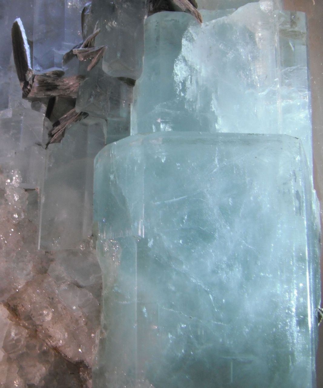 海藍寶礦物晶體標本 產自巴基斯坦