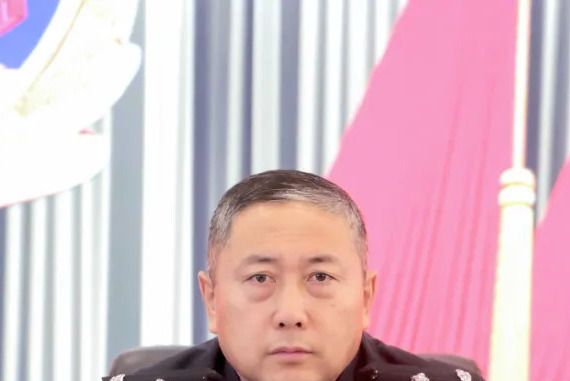 程峰(黑龍江省泰來監獄黨委副書記、企業經理) 程峰(黑龍江省泰來監獄黨委副書記、企業經理)