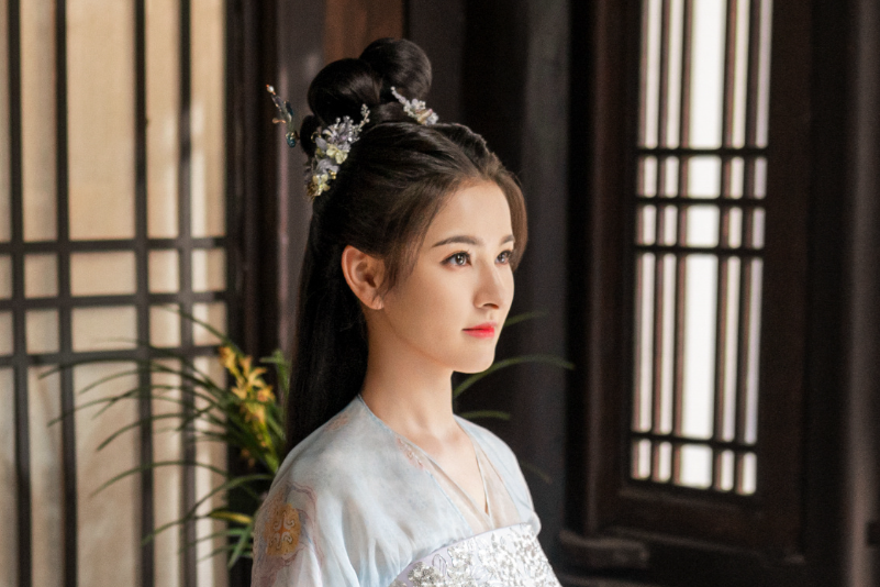 鶯時(電視劇《七時吉祥》中的女配角) 鶯時(電視劇《七時吉祥》中的女配角)