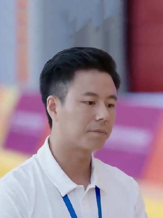 張業誠(青春勵志劇《燃！沙排少女》中的角色)