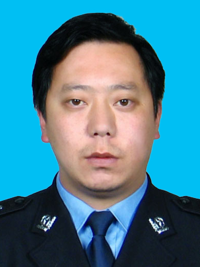 充翁旦珠(四川省甘孜藏族自治州德格縣公安局副局長兼政治安全保衛大隊大隊長、二級警長) 充翁旦珠(四川省甘孜藏族自治州德格縣公安局副局長兼政治安全保衛大隊大隊長、二級警長)
