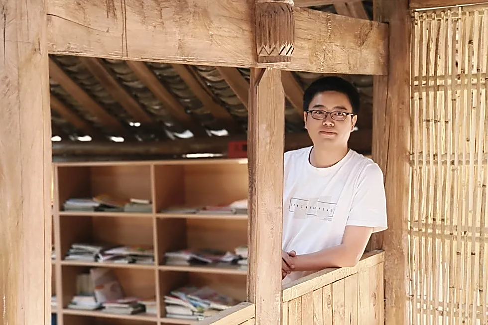羅逢春(中國作家協會會員,貴州省作家協會理事) 羅逢春(中國作家協會會員,貴州省作家協會理事)