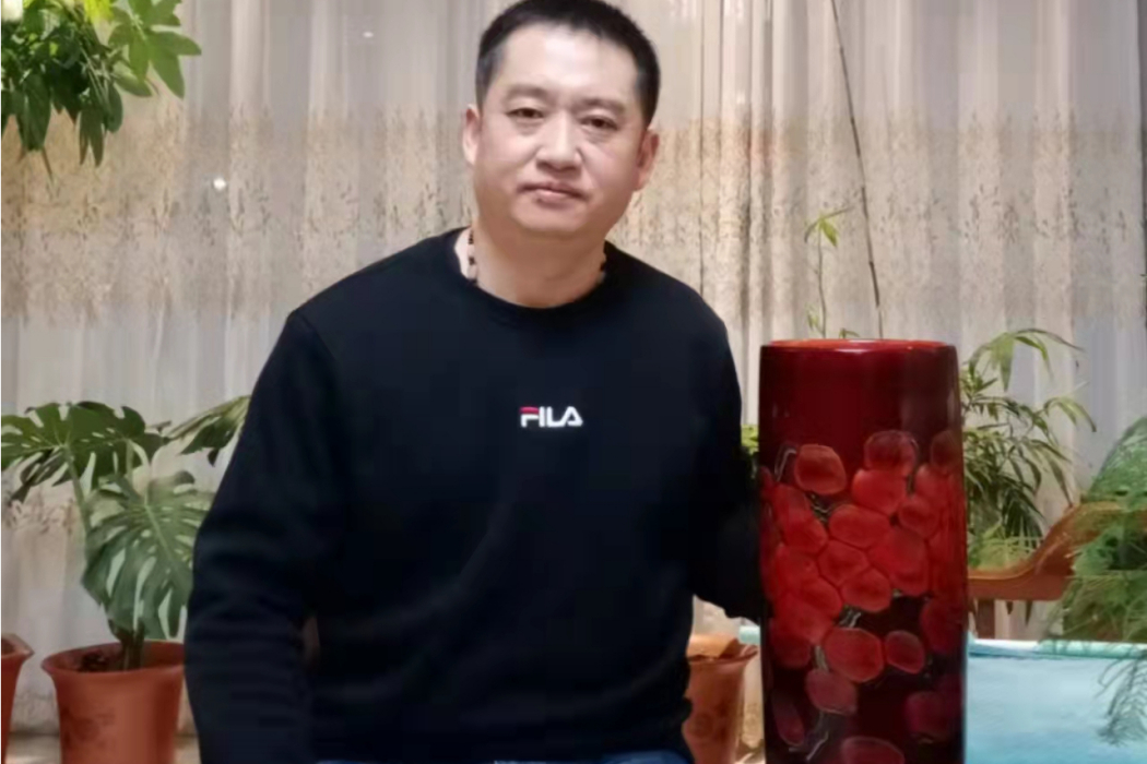 李冰(淄博市工藝美術大師) 李冰(淄博市工藝美術大師)