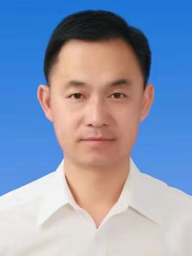 張彬(內蒙古自治區烏蘭察布市察哈爾右翼中旗委常委、辦公室主任) 張彬(內蒙古自治區烏蘭察布市察哈爾右翼中旗委常委、辦公室主任)