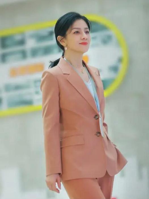 周莉莉(現代愛情劇《誰都知道我愛你》中的女配角)