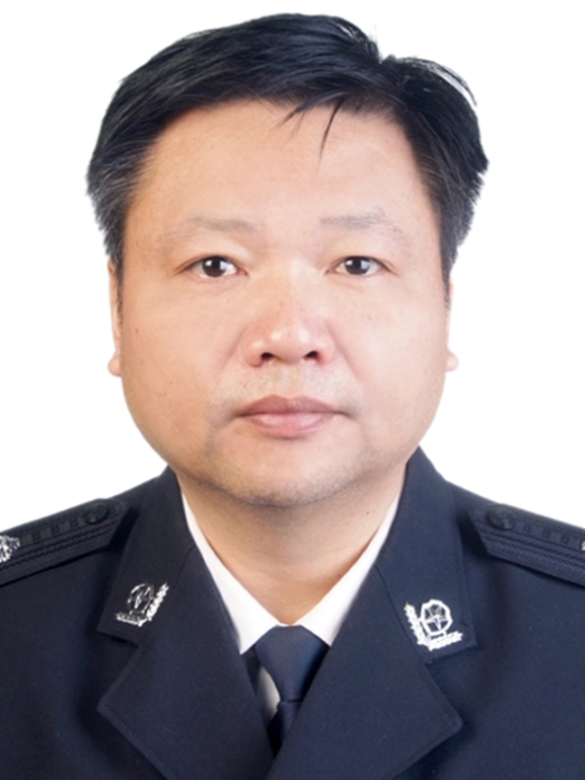 朱榮(宿遷市政府黨組成員、副市長,市公安局黨委書記、局長、督察長,市委政法委副書記) 朱榮(宿遷市政府黨組成員、副市長,市公安局黨委書記、局長、督察長,市委政法委副書記)