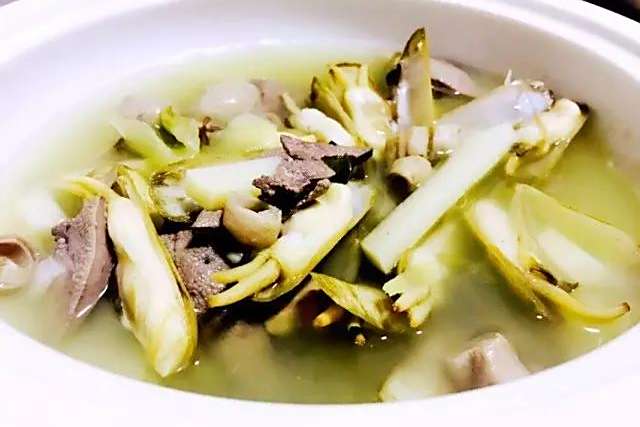 酸筍花蛤湯