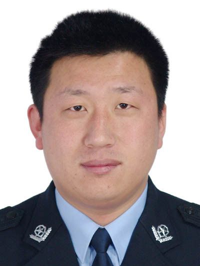 韓亮(山東省濰坊市坊子公安分局黨委委員、副局長) 韓亮(山東省濰坊市坊子公安分局黨委委員、副局長)