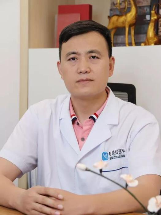 王江允 王江允