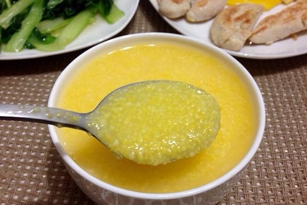 玉米碴子粥 玉米碴子粥