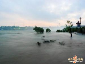 黎明前的漢江
