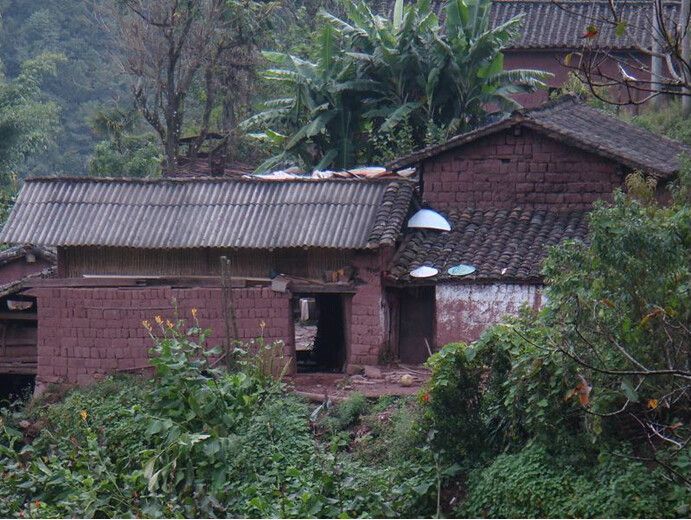 田房村(雲南省文山富寧縣田蓬鎮田房村) 田房村(雲南省文山富寧縣田蓬鎮田房村)