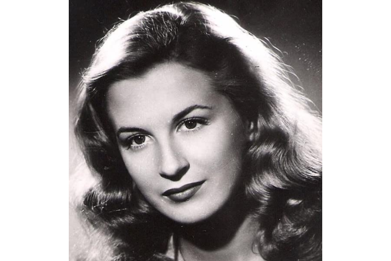 María Rosa Salgado María Rosa Salgado