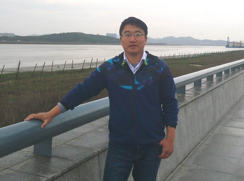 呂安強(華北電力大學(保定)電子與通信工程系教師) 呂安強(華北電力大學(保定)電子與通信工程系教師)