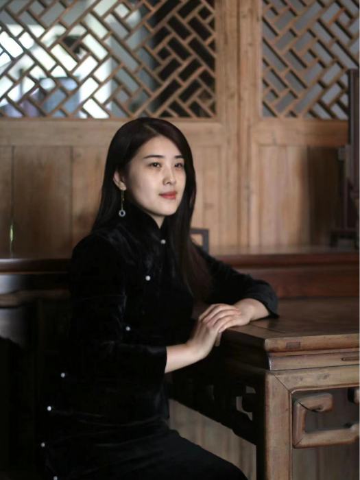 李曉燕(江西省高級工藝美術師) 李曉燕(江西省高級工藝美術師)