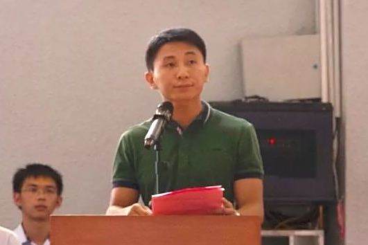 陳一鳴(廣東廣雅中學副校長,中學物理高級教師) 陳一鳴(廣東廣雅中學副校長,中學物理高級教師)
