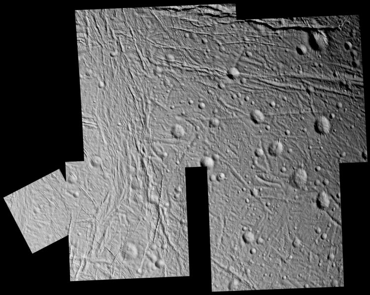 土衛二表面的高解析度拼接照片